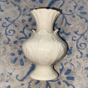 Lenox Vintage small, cream colored flower vase.